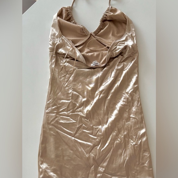 Satin halter dress - Picture 3 of 3